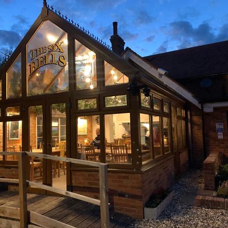 The Six Bells Hotel Beenham ภายนอก รูปภาพ
