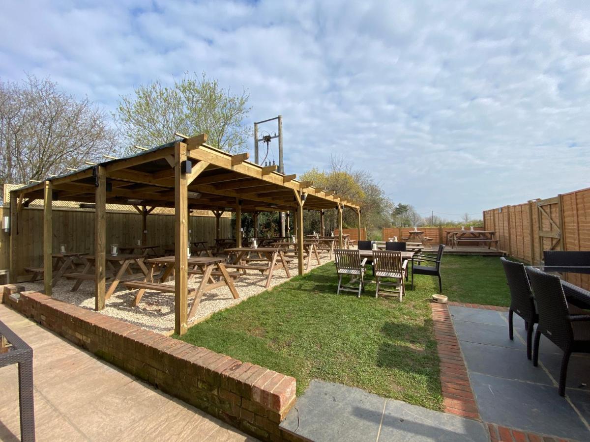 The Six Bells Hotel Beenham ภายนอก รูปภาพ