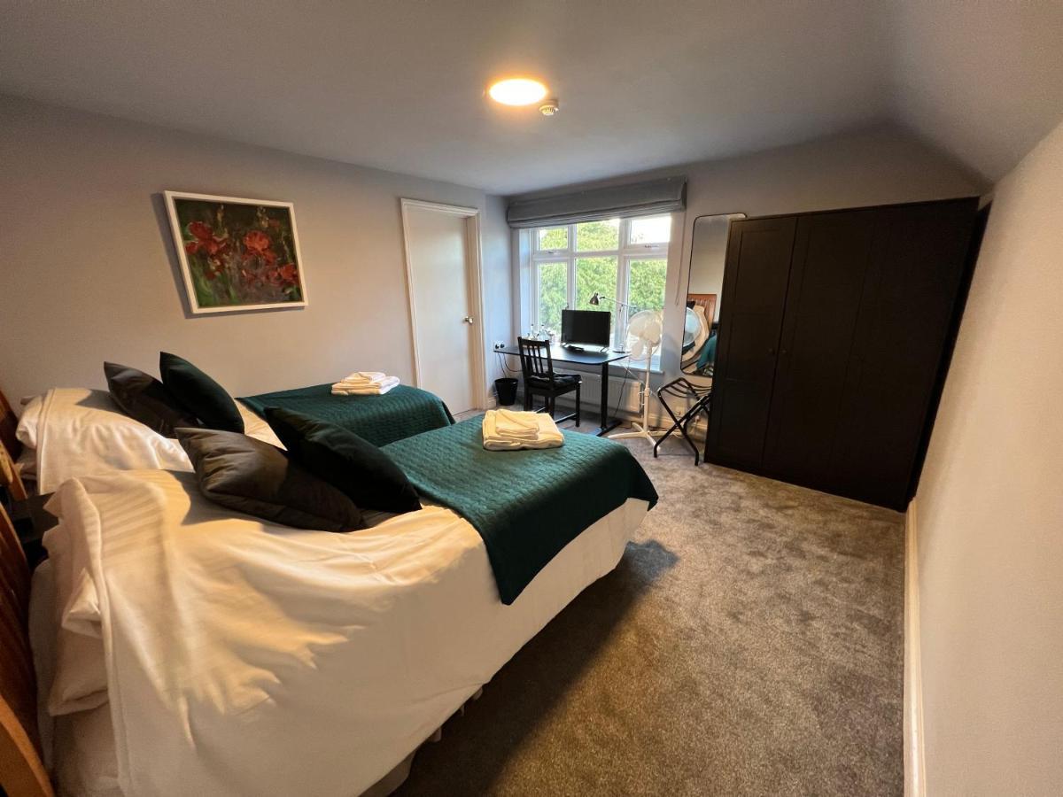 The Six Bells Hotel Beenham ภายนอก รูปภาพ