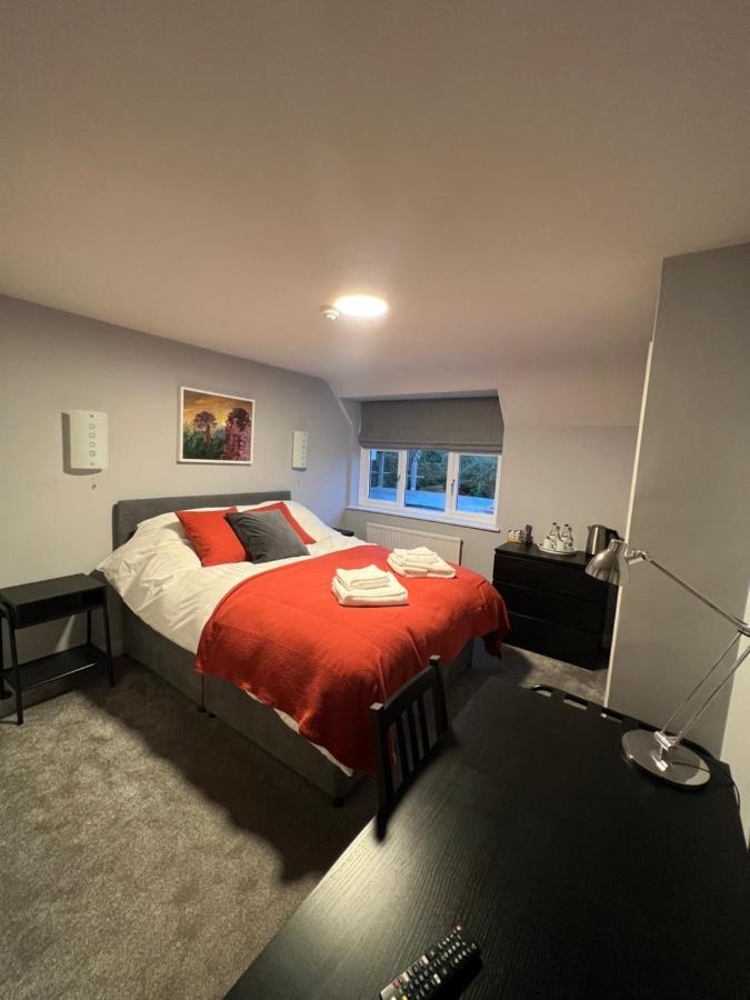 The Six Bells Hotel Beenham ภายนอก รูปภาพ