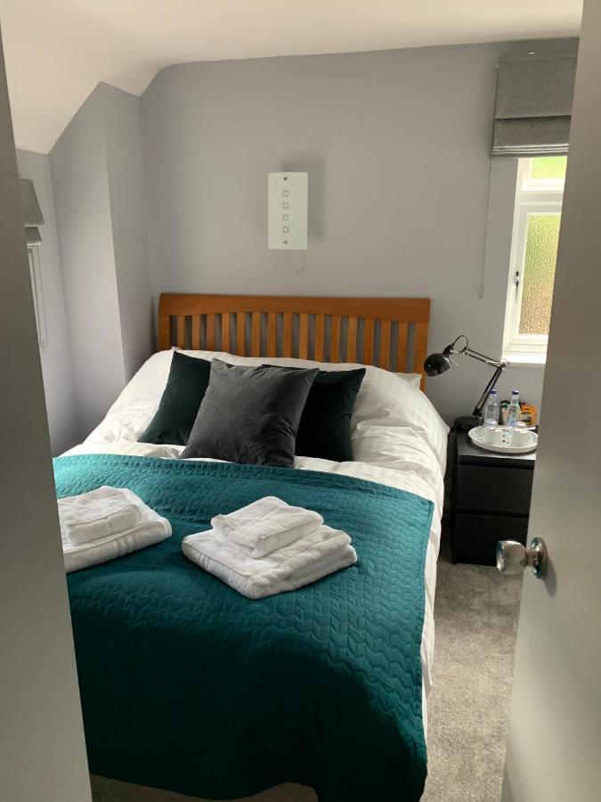 The Six Bells Hotel Beenham ภายนอก รูปภาพ